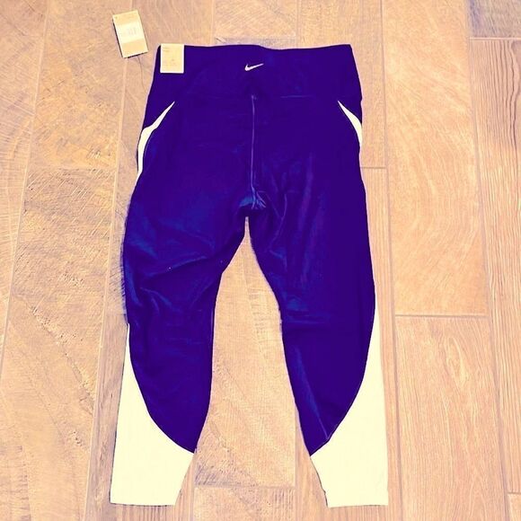 NWT Nike Yoga tights - Picture 2 of 2